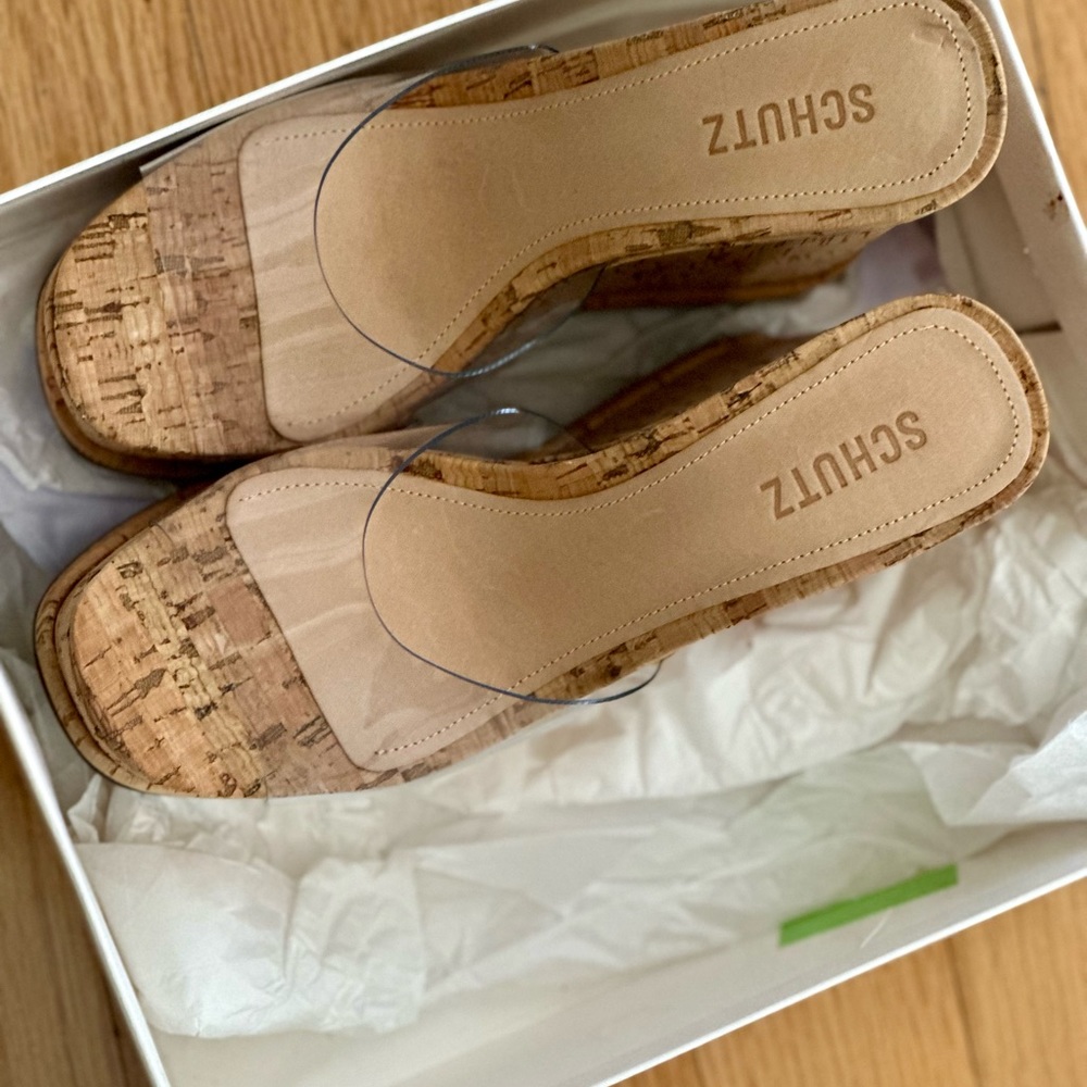 Schutz Dalle Vinyl Wedge Sandals, size 8 - Picture 6 of 7